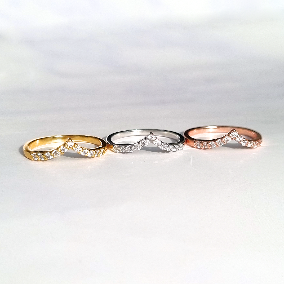 Wishbone Curved Eternity Ring in 18k Gold Vermeil